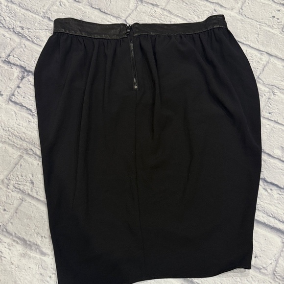 Alice + Olivia Elegant Black Pencil Skirt - Picture 8 of 9
